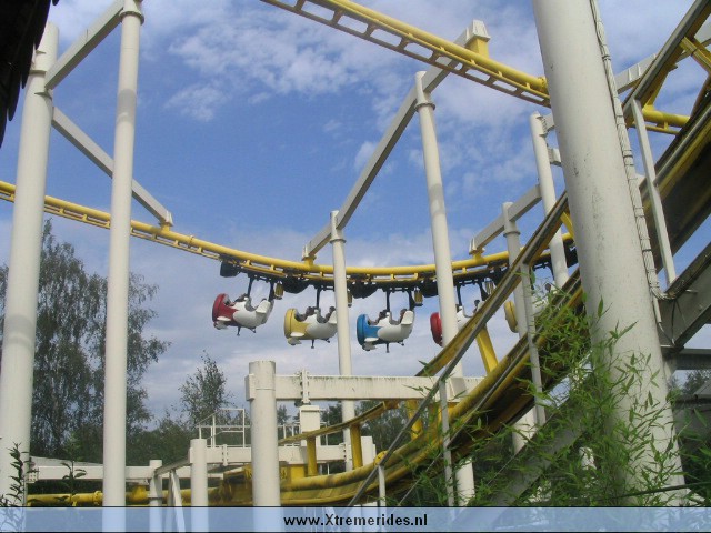 Bobbejaanland2004 (1).jpg (101086 bytes)
