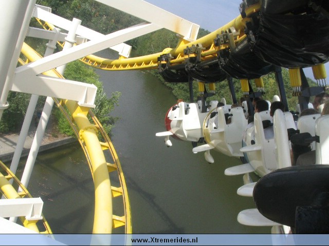 Bobbejaanland2004 (2).jpg (86128 bytes)