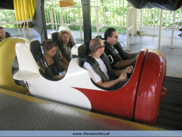 Bobbejaanland2004 (5).jpg (92365 bytes)